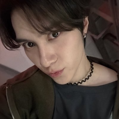 twideryx's profile picture. a veces siento que solo somos hendery y yo contra en mundo
