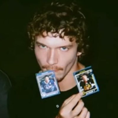 lwnely's profile picture. 