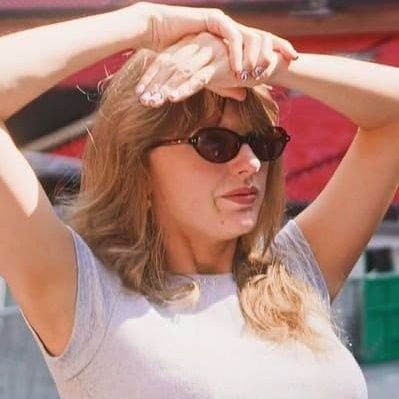 s_witchmoon's profile picture. christian ⋆ she/her ⋆ cabin 6 ⋆ apocalypse 22 ⋆ 🍉