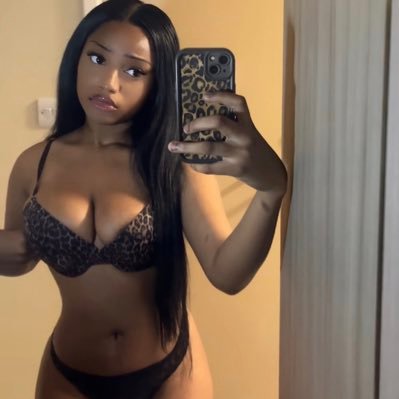 ritaownsyouu's profile picture. 18 |Afro/latina/Financial Sadist😈|5’1|BNWO|Findom Princess👸🏽|🇬🇧/pay ME to exists in MY world👸🏽