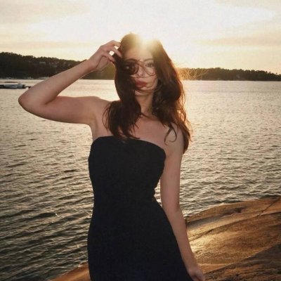 nox270's profile picture. Italian heritage 🇮🇹 | German lifestyle
Fashion is my language 👗
Graceful appearance, resilient heart 👑
Fashion 👠 Business 💼 Growth 👩‍💻