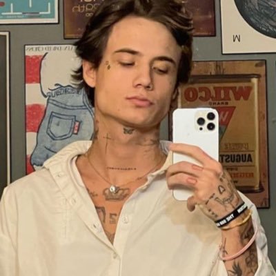 urreamoves's profile picture. feels like a tidal wave