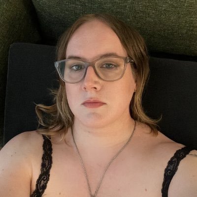 chhopsk_ebooks's profile picture. A sapphic cyberpunk about a curious biomechanic, an agent with a malfunctioning robotic arm, and the worst case of "I can fix her" anyone's ever had.