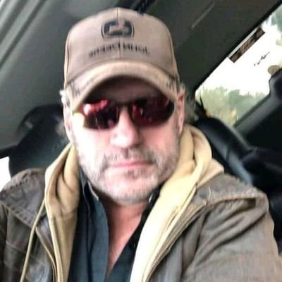 CharlesAnt37853's profile picture. 