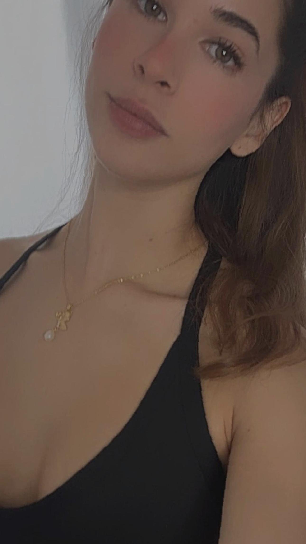 zoeyaj47's profile picture. plot twist im actually really shy. just here vibing and minding my business. probably crying over a tiktok video rn ngl