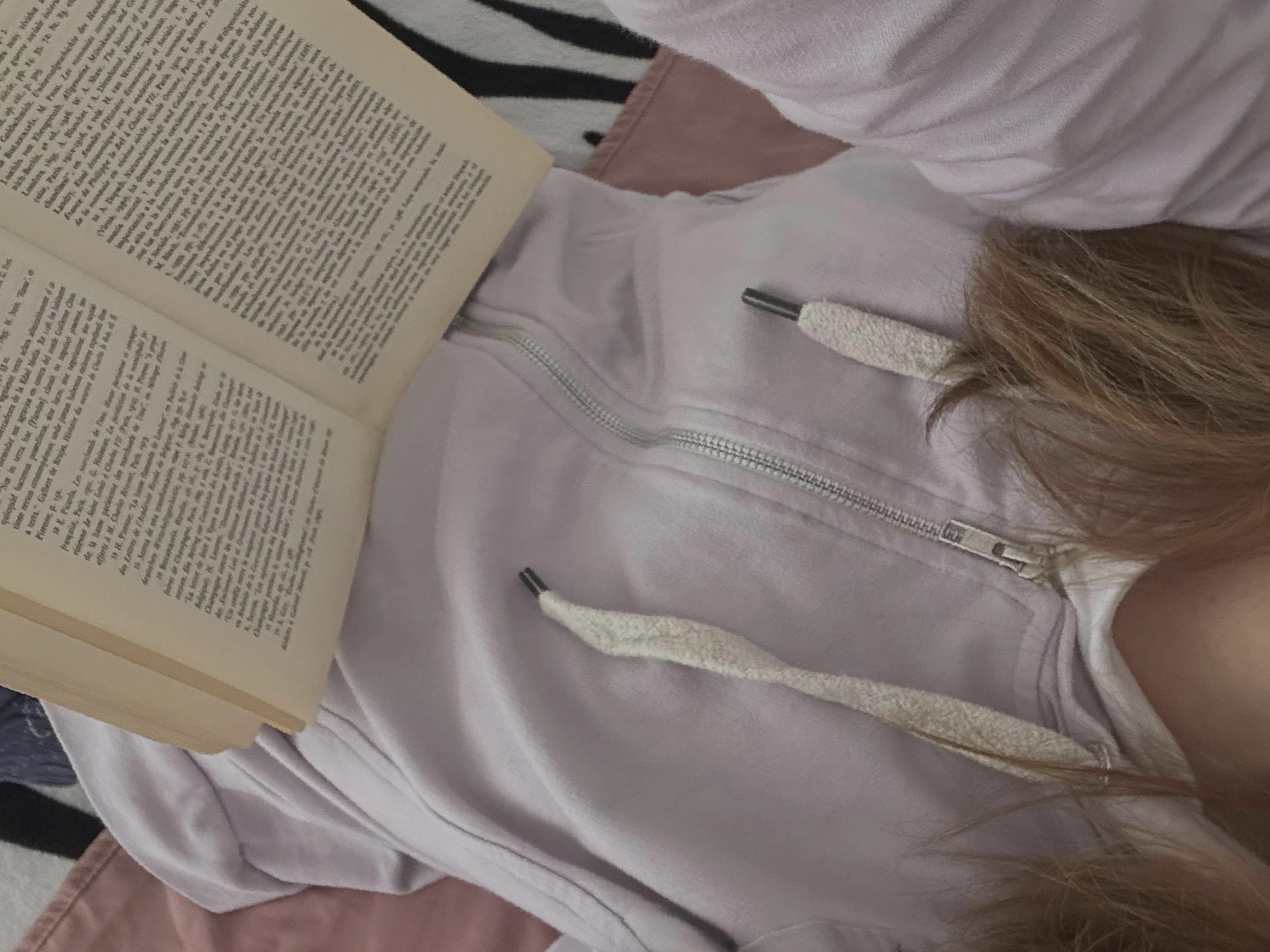 zoeatl57's profile picture. recovering people pleaser. learning to put myself first. still addicted to iced coffee and online shopping tho