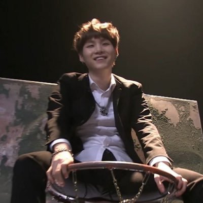 skooluvyg's profile picture. 28 by agust d