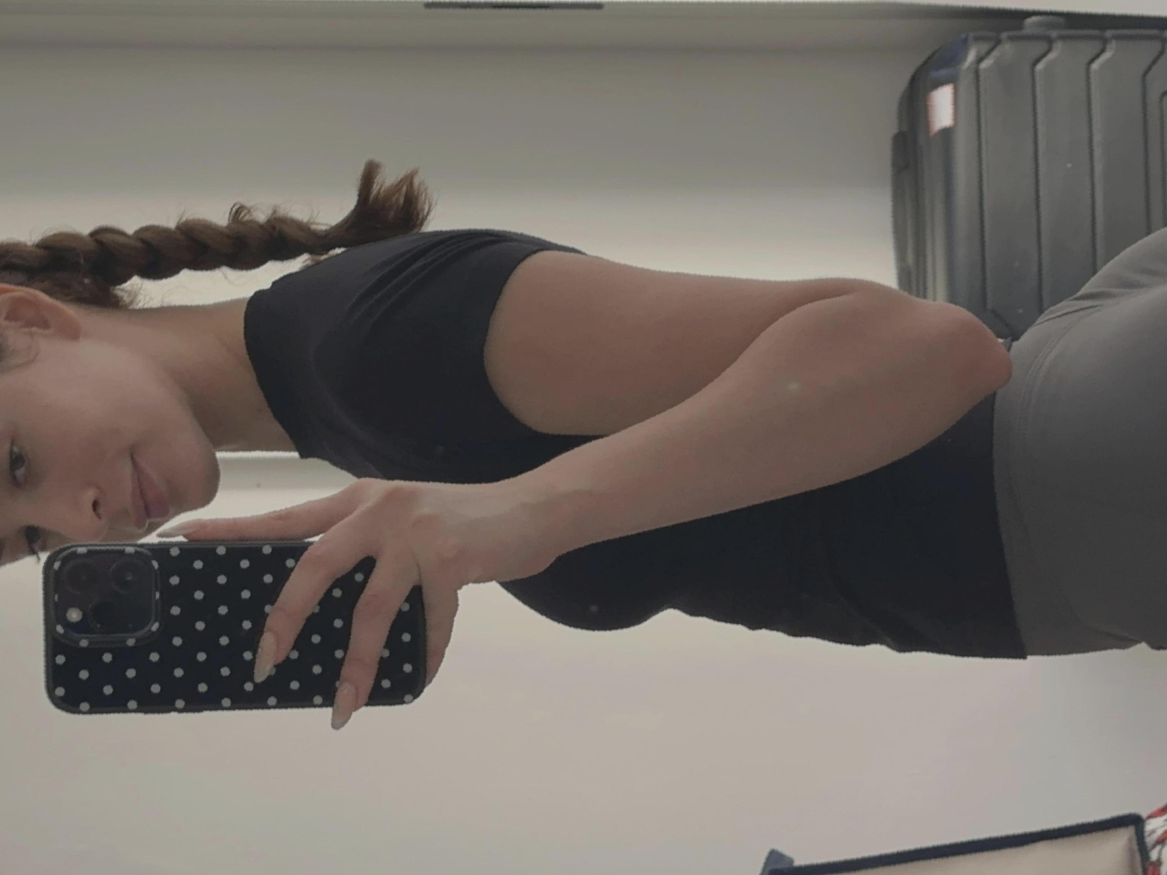 zoewood53's profile picture. soft girl era 🌸