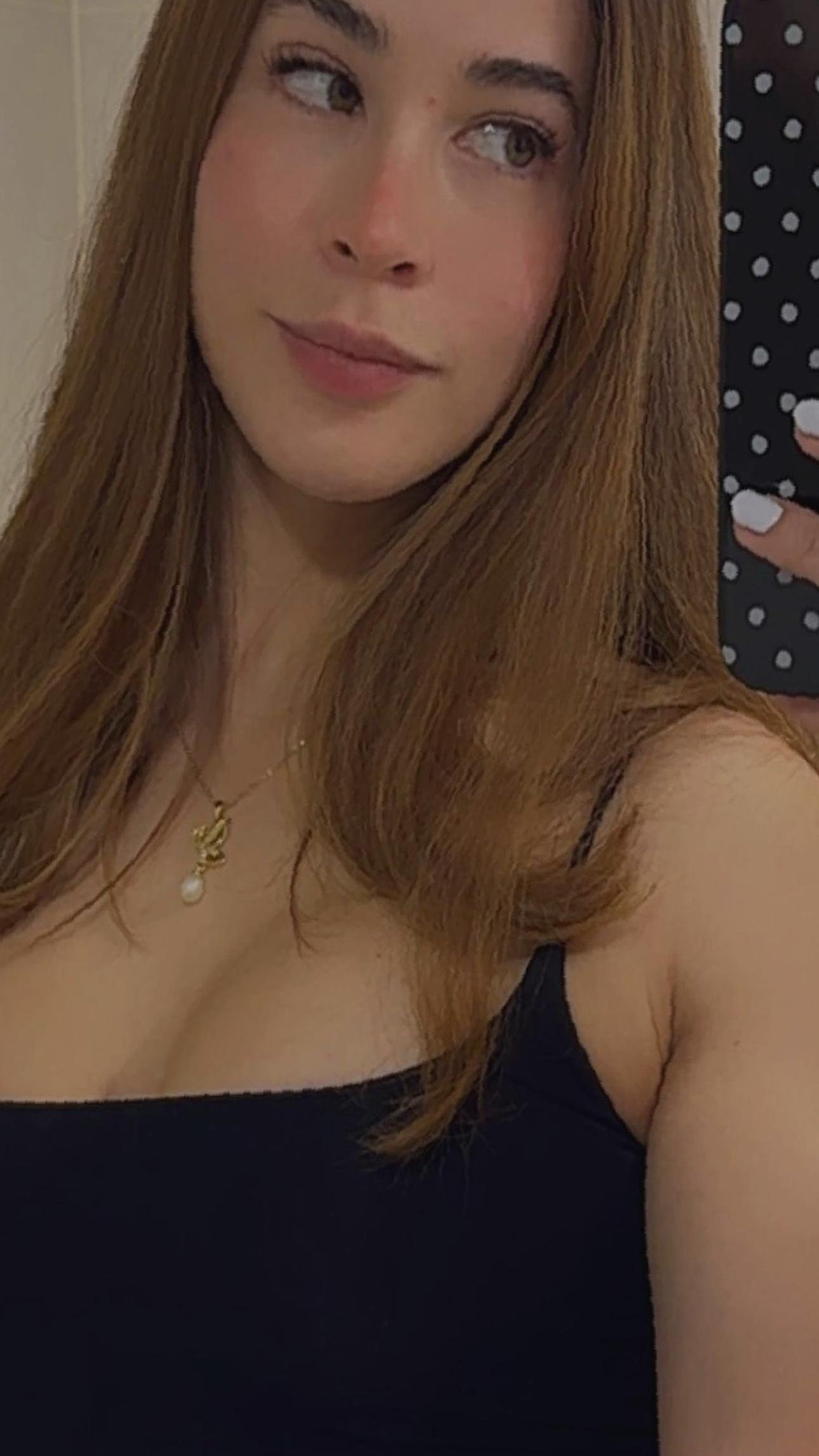 myzoe_90's profile picture. wine enthusiast