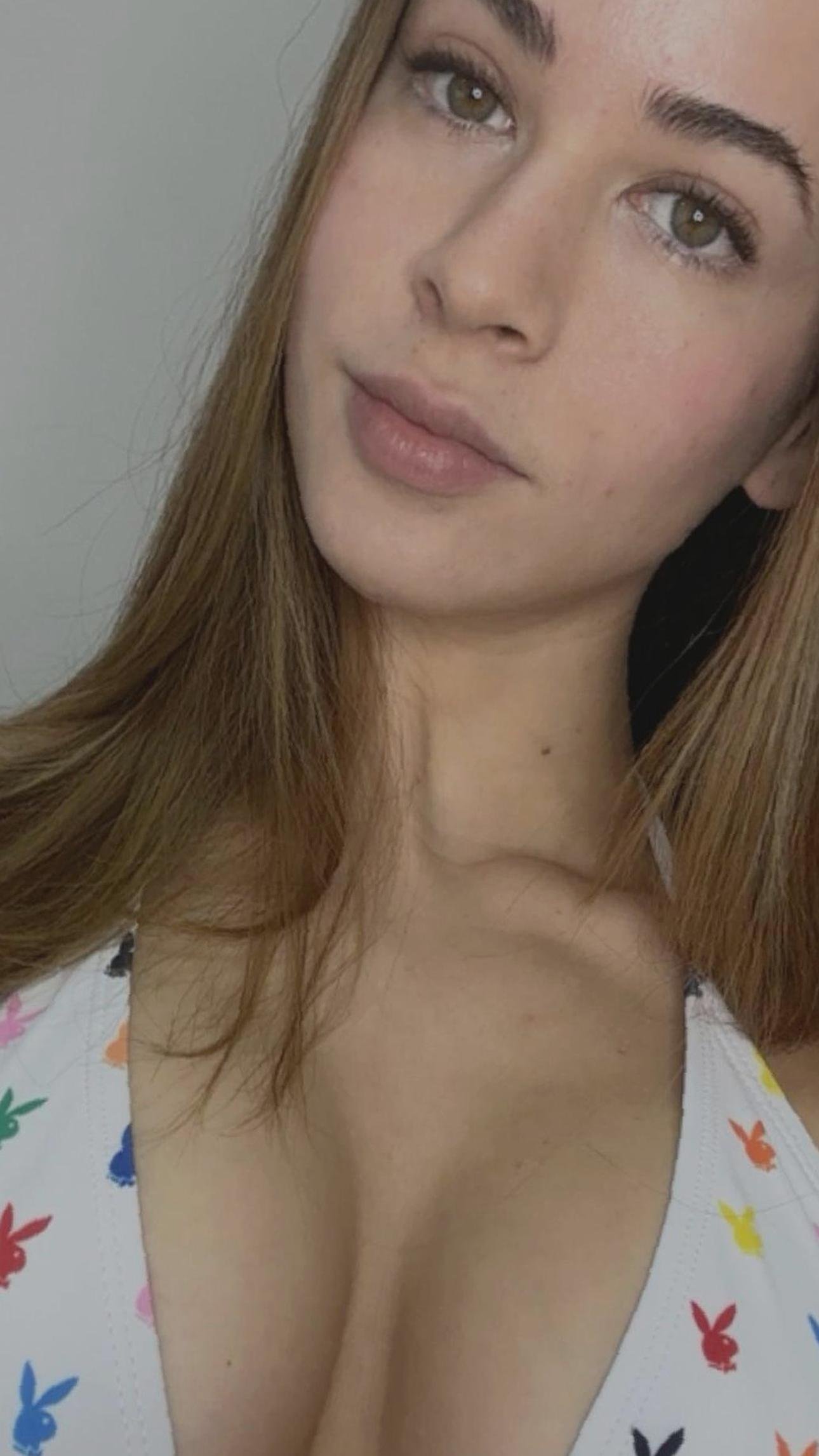 zoeaura76's profile picture. chaos coordinator