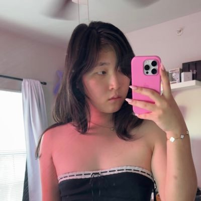 dawnmoer's profile picture. 21 | korean 🩵🩷🤍 | use code "DAWNMOER" @neuroptima | more of me ↓