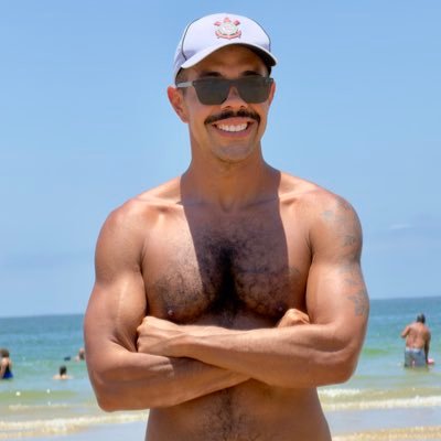 emhjr's profile picture. É sobre isso e tá tudo bem!