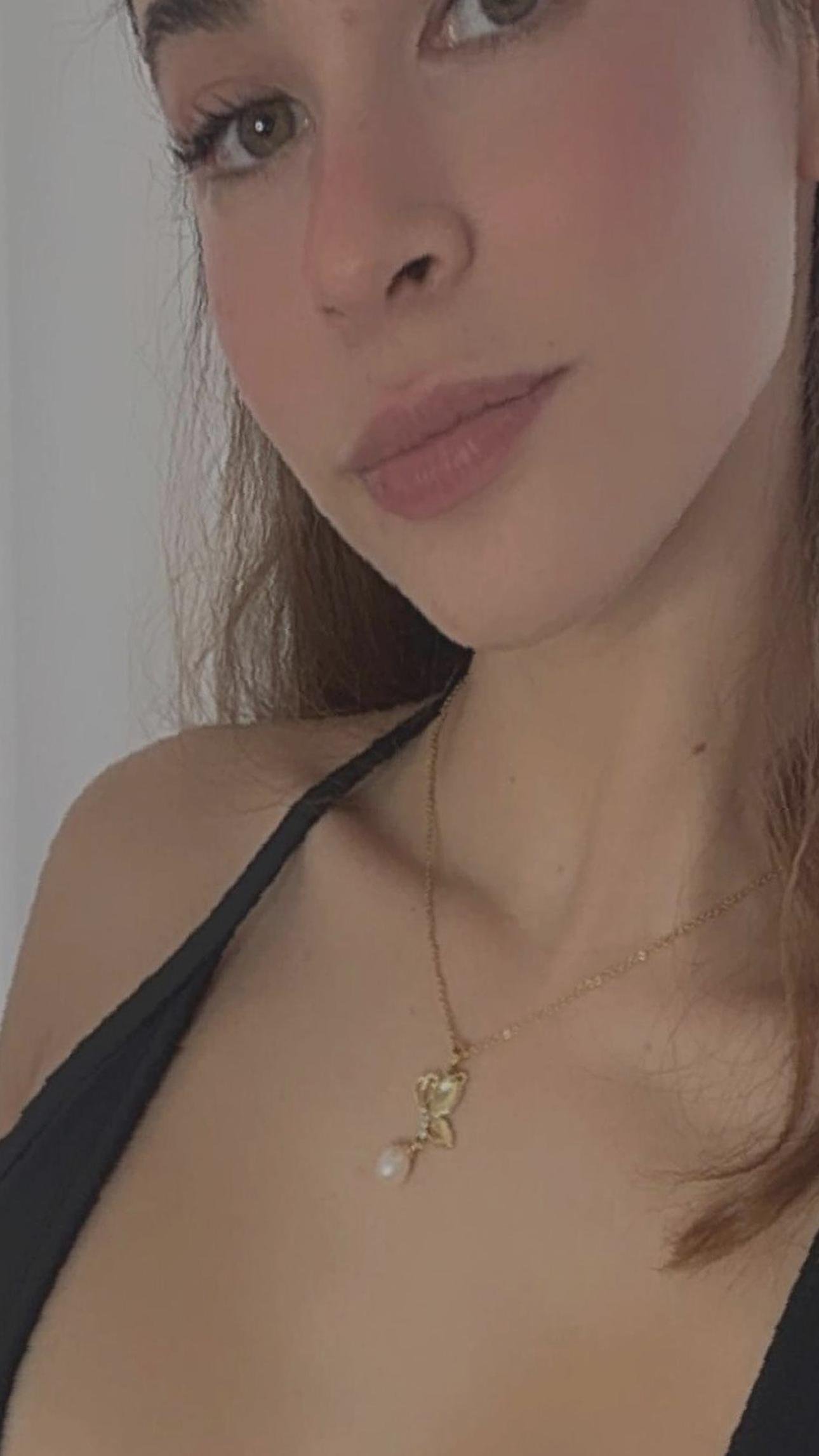 z0zo_875's profile picture. introvert w extrovert energy