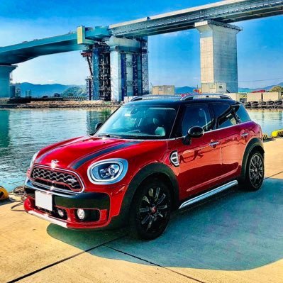 RickyGuzma9379's profile picture. NISA＋バランス型ファンドの守り派。ガーデニングや美術鑑賞が趣味、人生と資産のバランスを大切に。