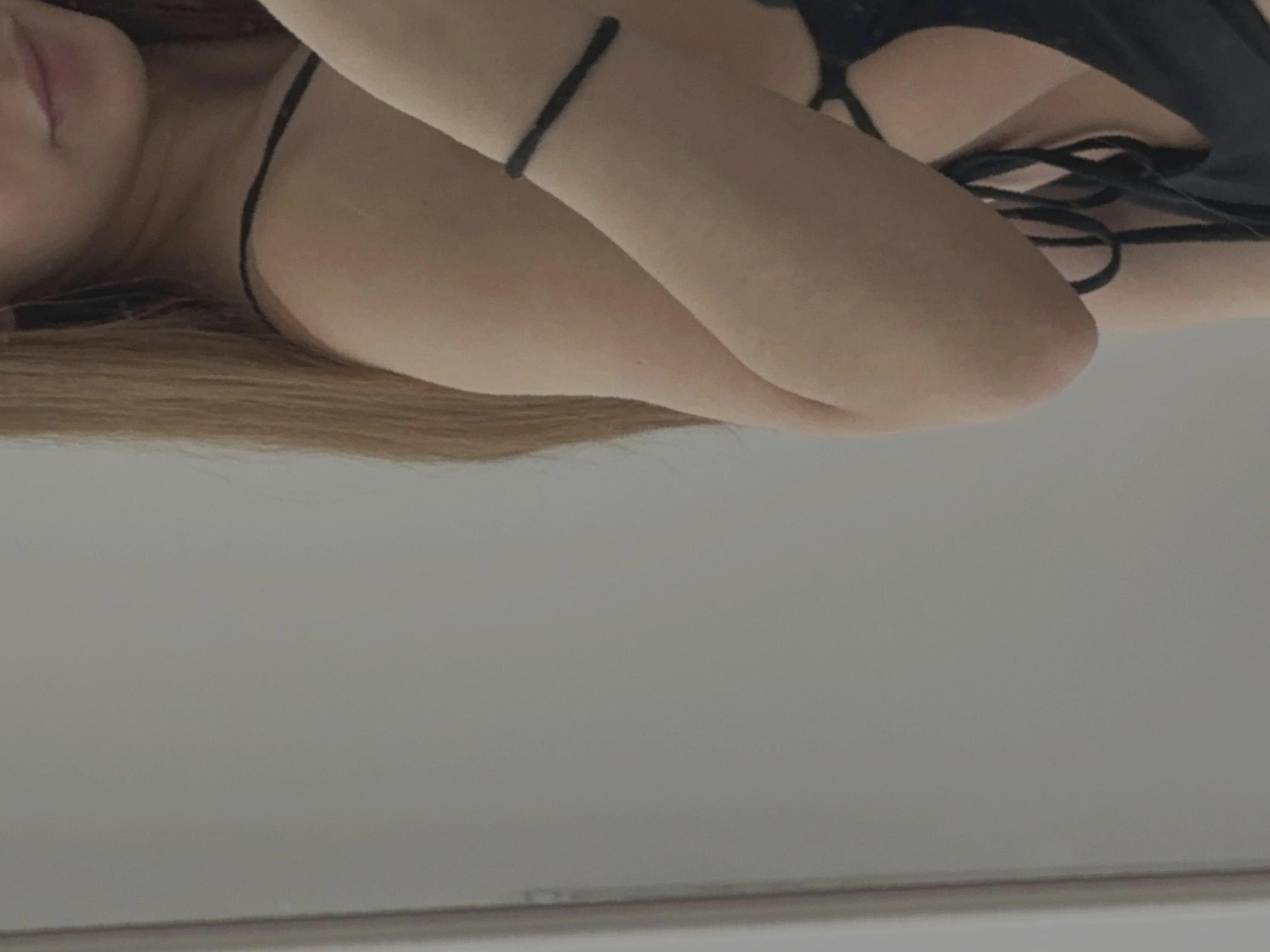 sky_zoe76's profile picture. professional napper 😴