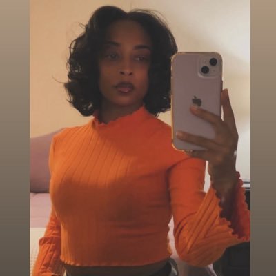 chrissysharece's profile picture. •31 •Sexy Libra ⚖️ •Lesbian ⚢ •Fitness •Sapiosexual