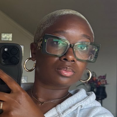 velnee_'s profile picture. gary, IN • iu alumna • your favorite howard social worker • lego mami