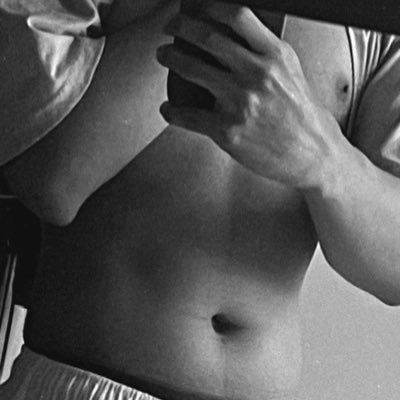 lowkarch's profile picture. — a safe place 🔀 22 | 🏹