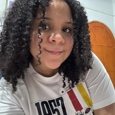 lauloveslau's profile picture. 