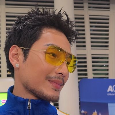 lop_nita's profile picture. 