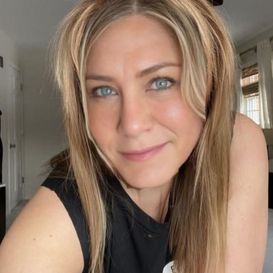 jen82483's profile picture. 