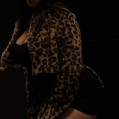 shresthaa_09's profile picture. Wanderlust soul, Chasing horizons & collecting stories 🥂