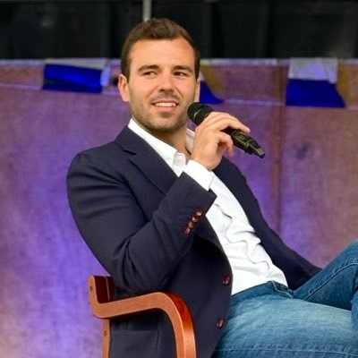 A_Oberdorff's profile picture. Flanker gauche au service politique de L’Opinion | CFJ76 & Sciences Po Strasbourg ✉️ aoberdorff@lopinion.fr