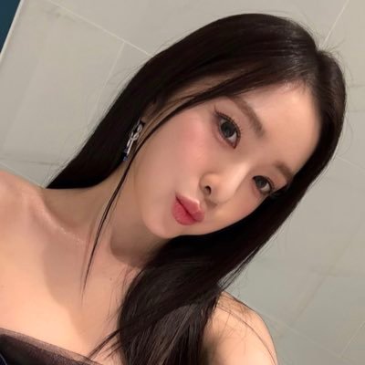 honeyveezs's profile picture. Above all elegance.