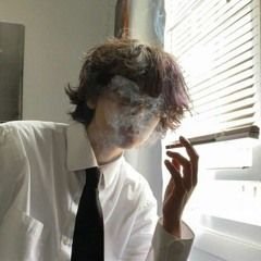 kh__h22's profile picture. جَرِيدَة فِي يَدِ أُمِيّ ،