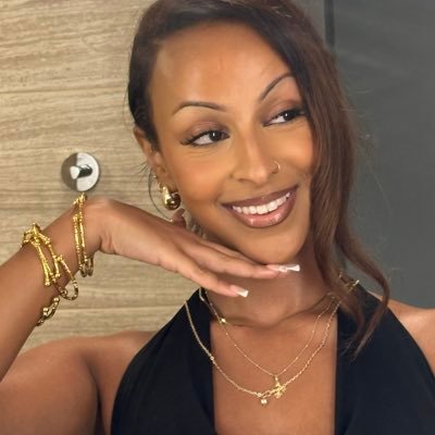 dinahhhz's profile picture. Philippians 4:6 | 🔑