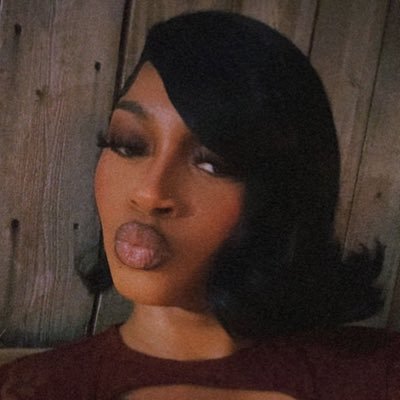 prettyjolla's profile picture. 𝚢𝚘𝚞𝚛 𝚏𝚊𝚟 𝓅𝓇𝑒𝓉𝓉𝓎 𝑔𝒾𝓇𝓁 ♡