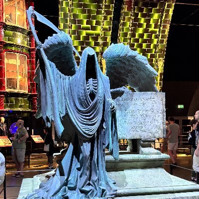 yan102928's profile picture. 