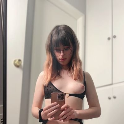 Sofiemoxf's profile picture. 40% OFF SALE RN! Just your girl next door that want to ruin your life 🥰😇😇