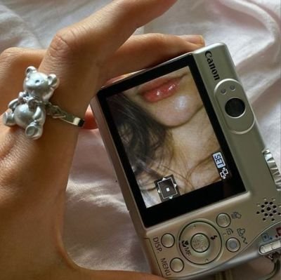 peckandu's profile picture. queer `mdni