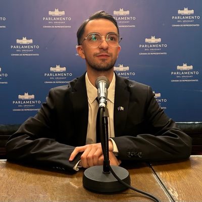 MatiasFlamant's profile picture. Ciencia Política y Comunicación (UdelaR) 📚🎙️ Delegado Departamental del Frente Amplio 🗳️ Militando en la @laampliafa 🙌🏼