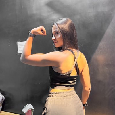 saloniigavde's profile picture. 23 | i love running, gymming, creating content, and designing apps