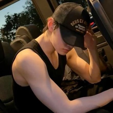 madcitic's profile picture. 