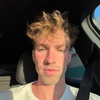 russjolie's profile picture. ig: russhartt 🤍