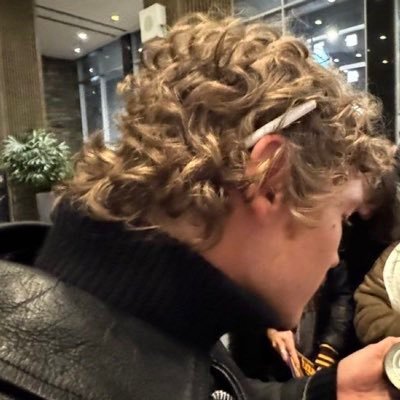 rozanoveffect's profile picture. 