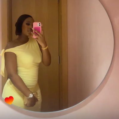 l0laxyz's profile picture. 