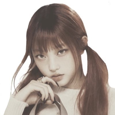 vivisweeteners's profile picture. ain’t got no tears left to cry ⋆˚࿔