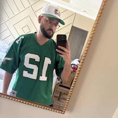 Bleeding_Greeen's profile picture. #FlyEaglesFly 🦅🏈  Sometimes I hate the Eagles, sometimes I love the Eagles.