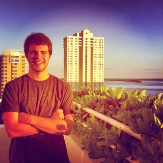 juanchochirinos's profile picture. Esto es un servicio público.