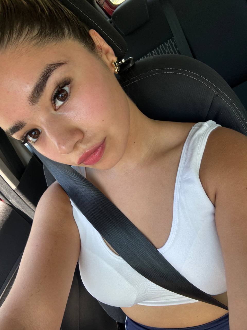 Just_Surving_'s profile picture. I follow backkk @mileyleakss ♡