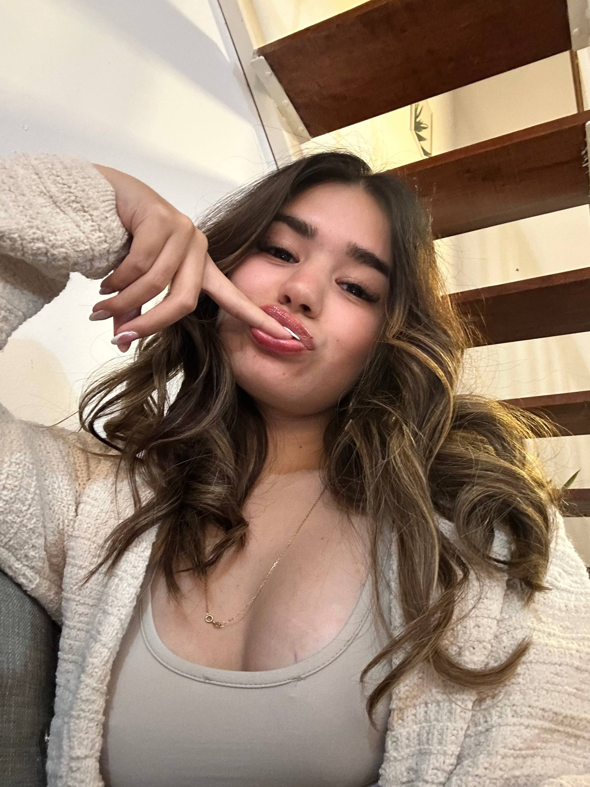 johnhamishsmit1's profile picture. I follow backkk @mileyleakss ♡