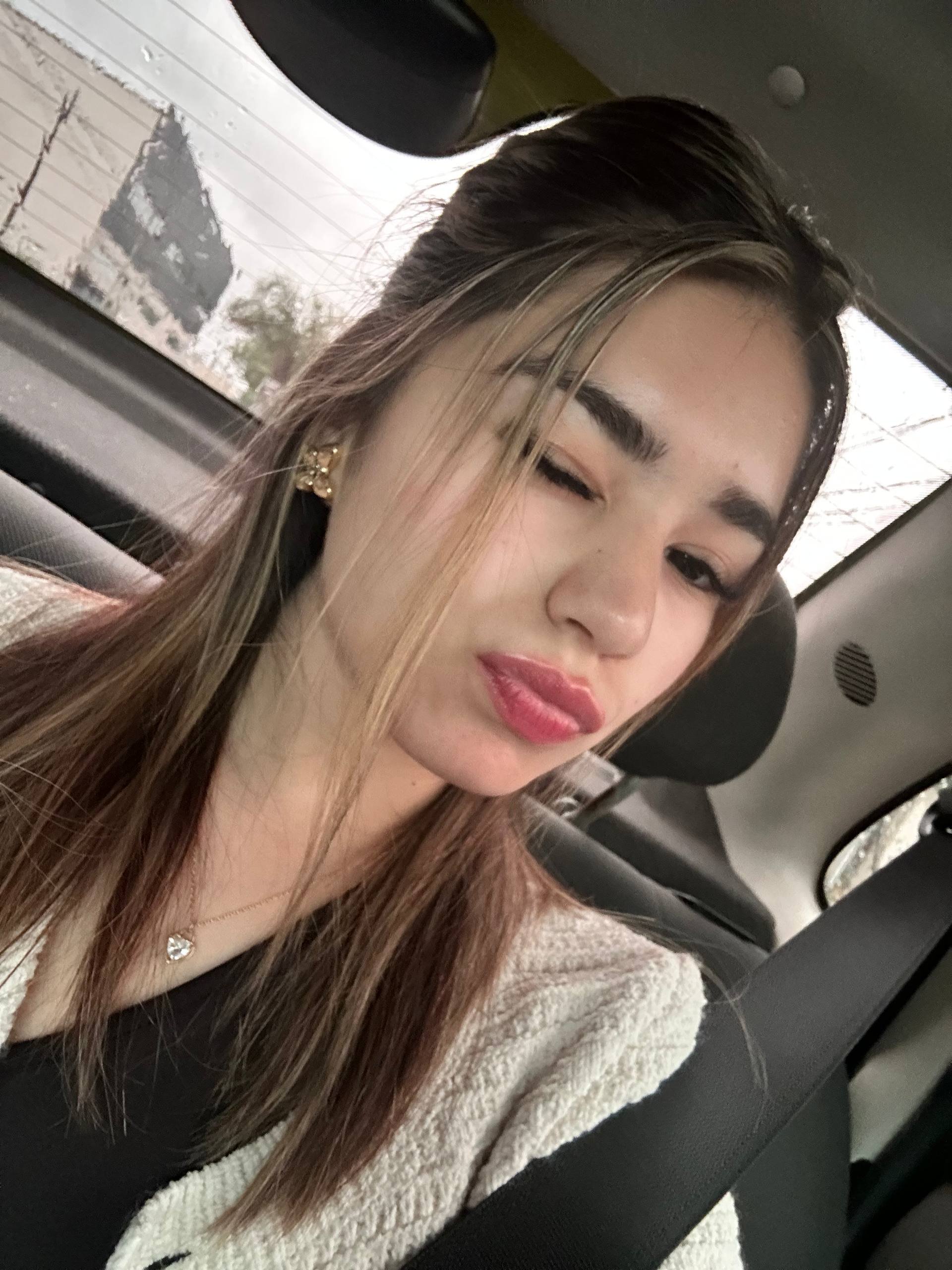 Juju09891235's profile picture. I follow backkk @mileyleakss ♡