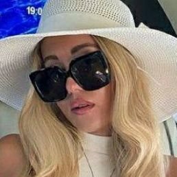 KateEvans4235's profile picture. I'm here to help poor people