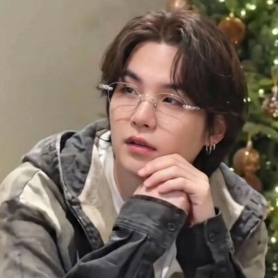 sugalattecafe's profile picture. #방탄소년단 ❝ you & i, best moment is yet to come ❞ Insta: @ shantalg.xo