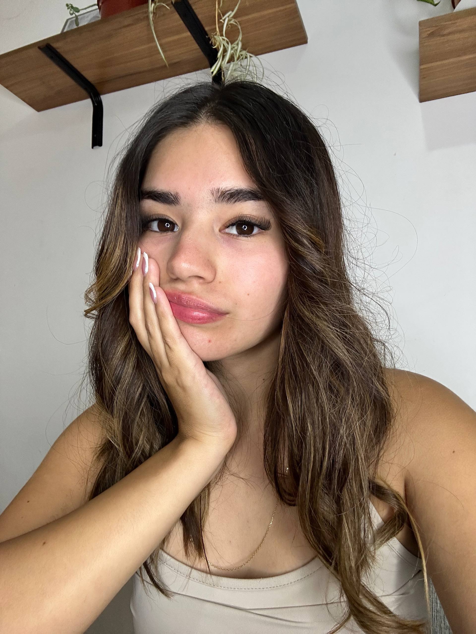 shanezxf's profile picture. I follow backkk @mileyleakss ♡