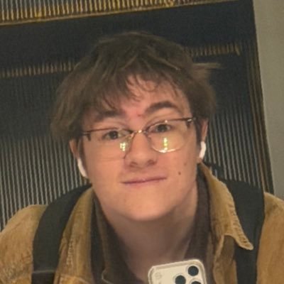 deetschoening's profile picture. @embroiderylabs